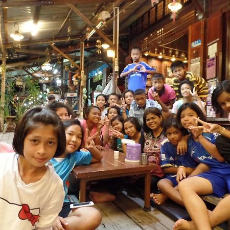Ban Mae Arom Apartamento Amphawa Exterior foto