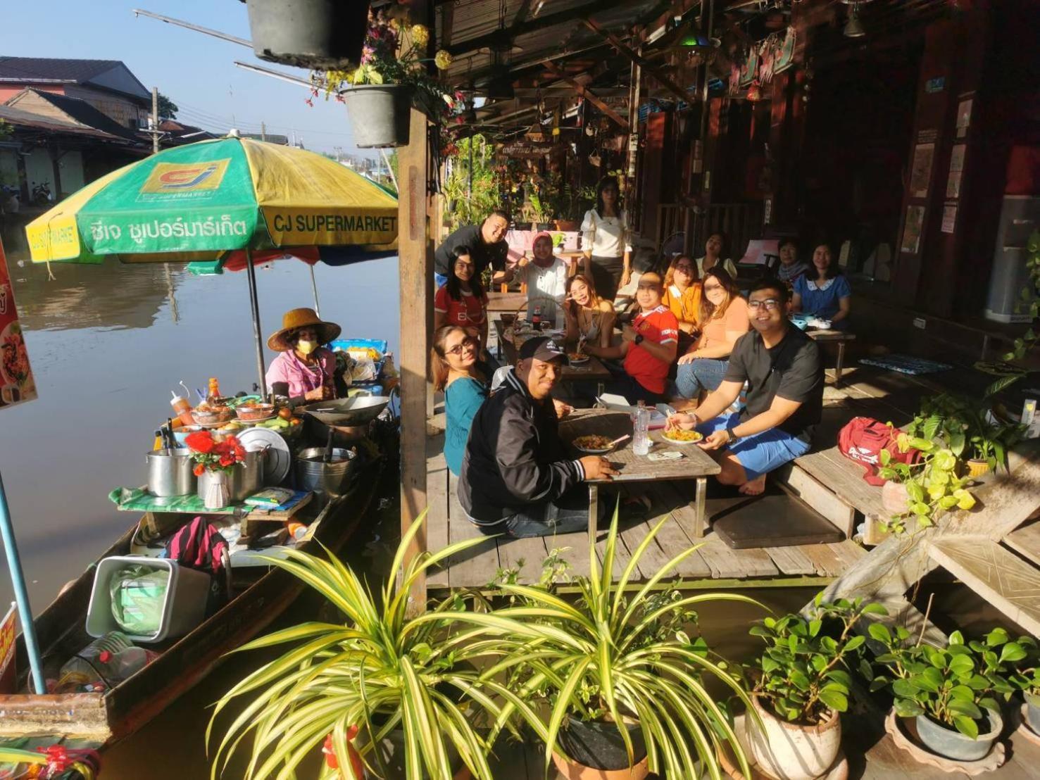 Ban Mae Arom Apartamento Amphawa Exterior foto