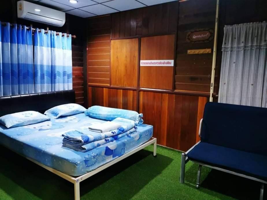 Ban Mae Arom Apartamento Amphawa Quarto foto