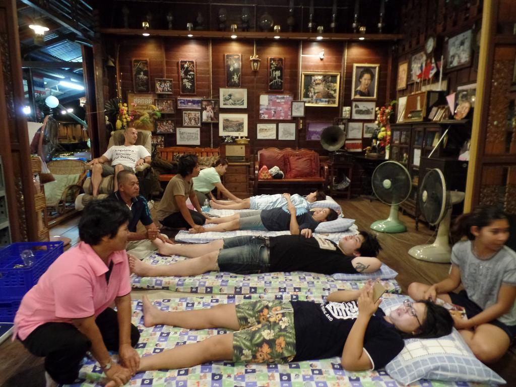 Ban Mae Arom Apartamento Amphawa Exterior foto