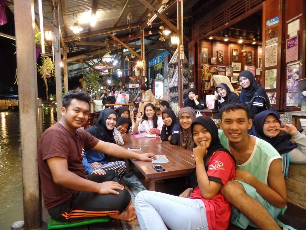 Ban Mae Arom Apartamento Amphawa Exterior foto