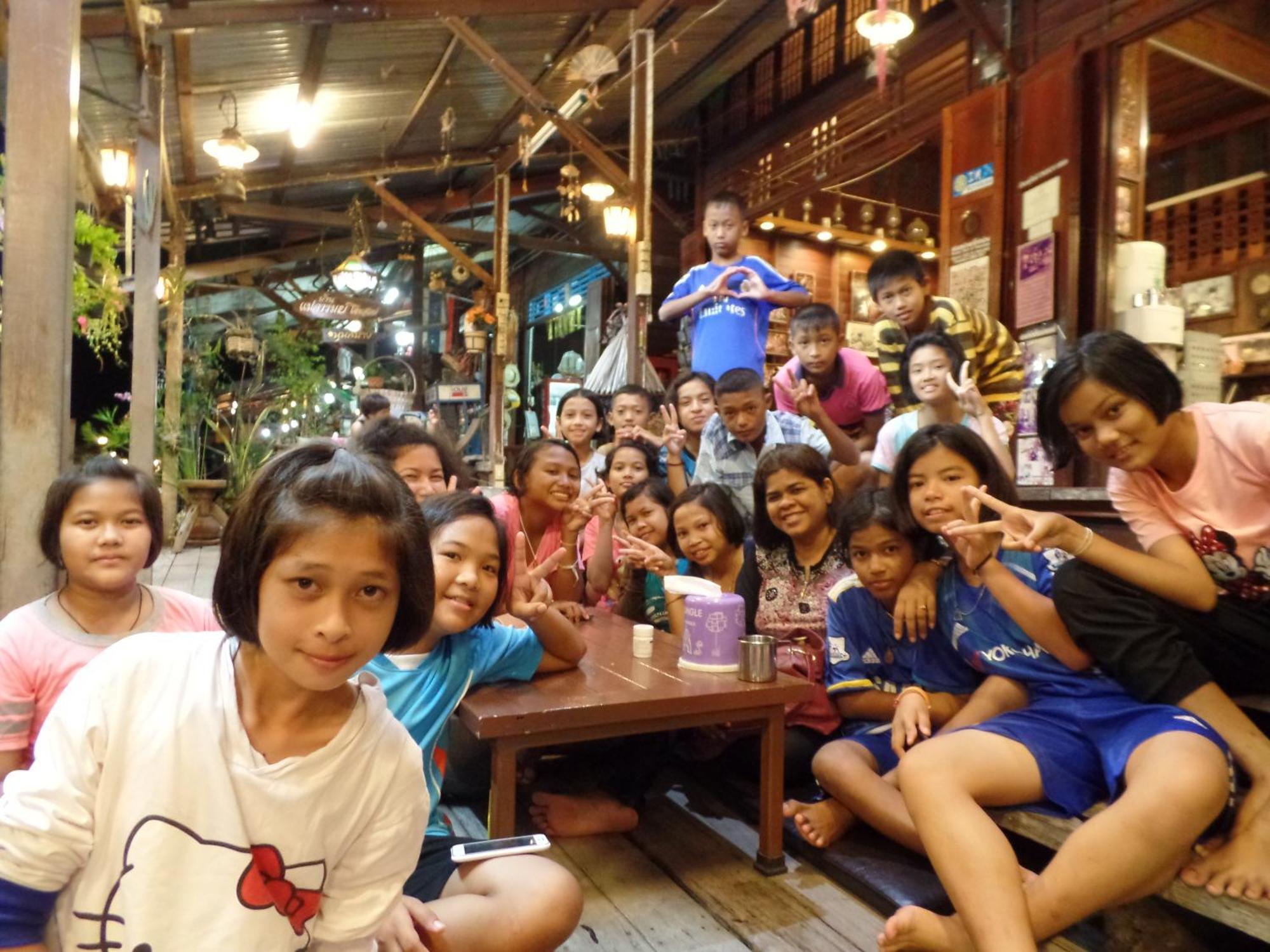 Ban Mae Arom Apartamento Amphawa Exterior foto