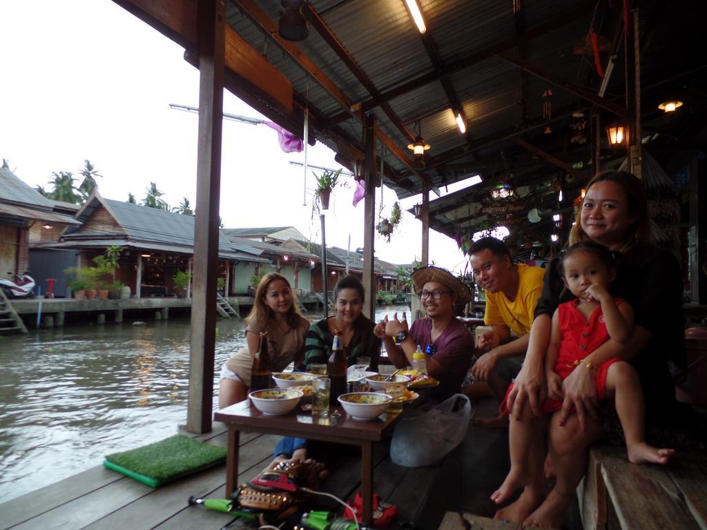 Ban Mae Arom Apartamento Amphawa Exterior foto
