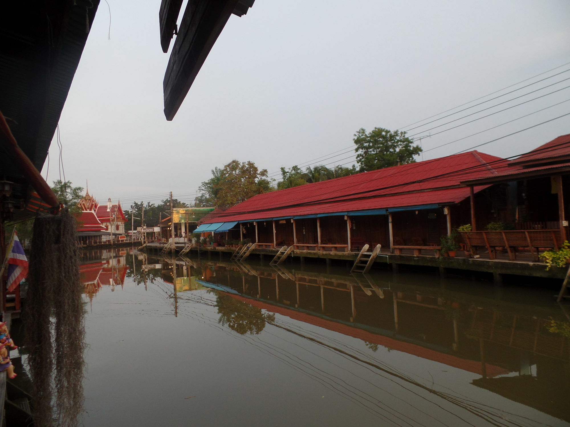 Ban Mae Arom Apartamento Amphawa Exterior foto