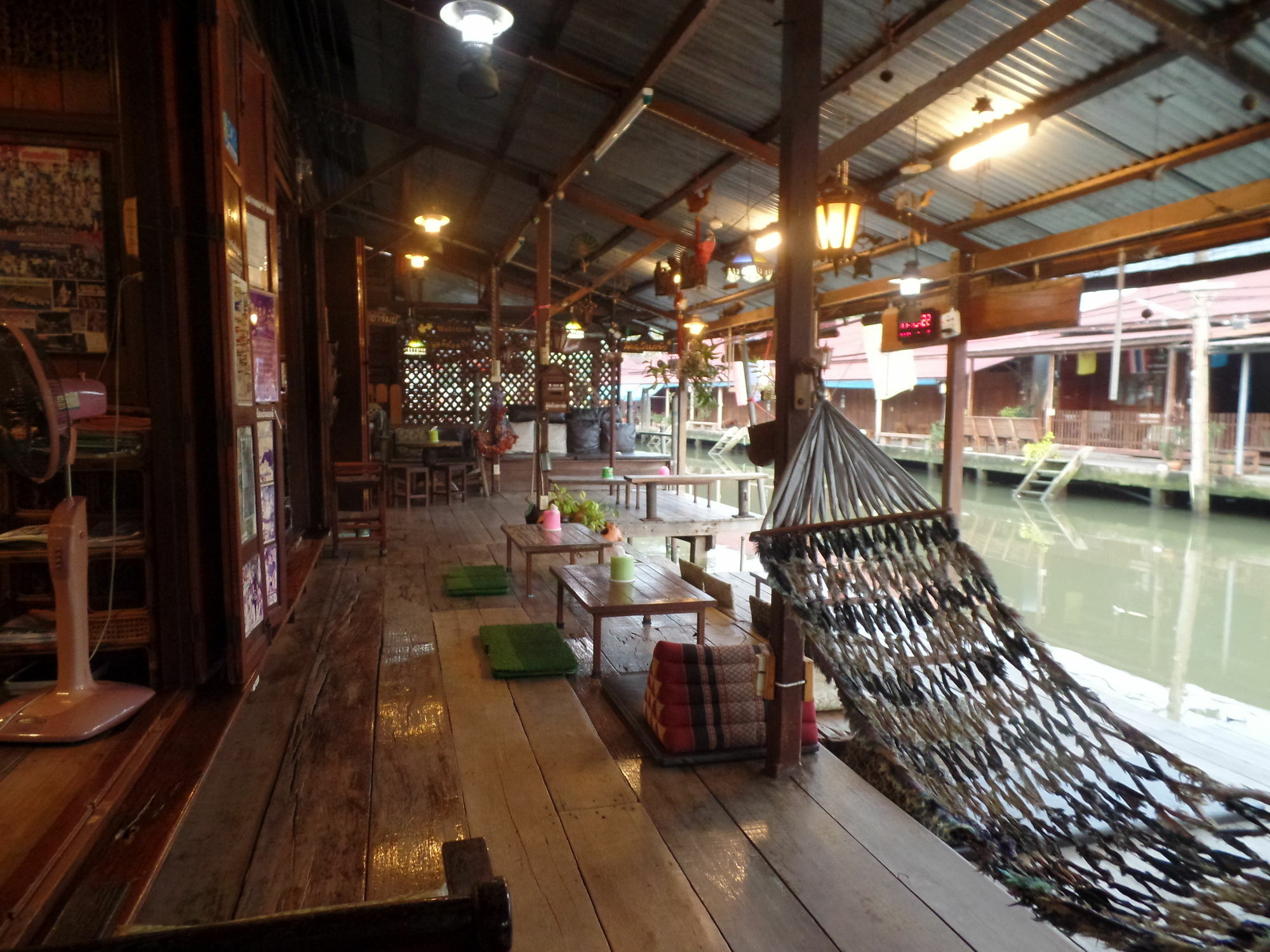 Ban Mae Arom Apartamento Amphawa Exterior foto