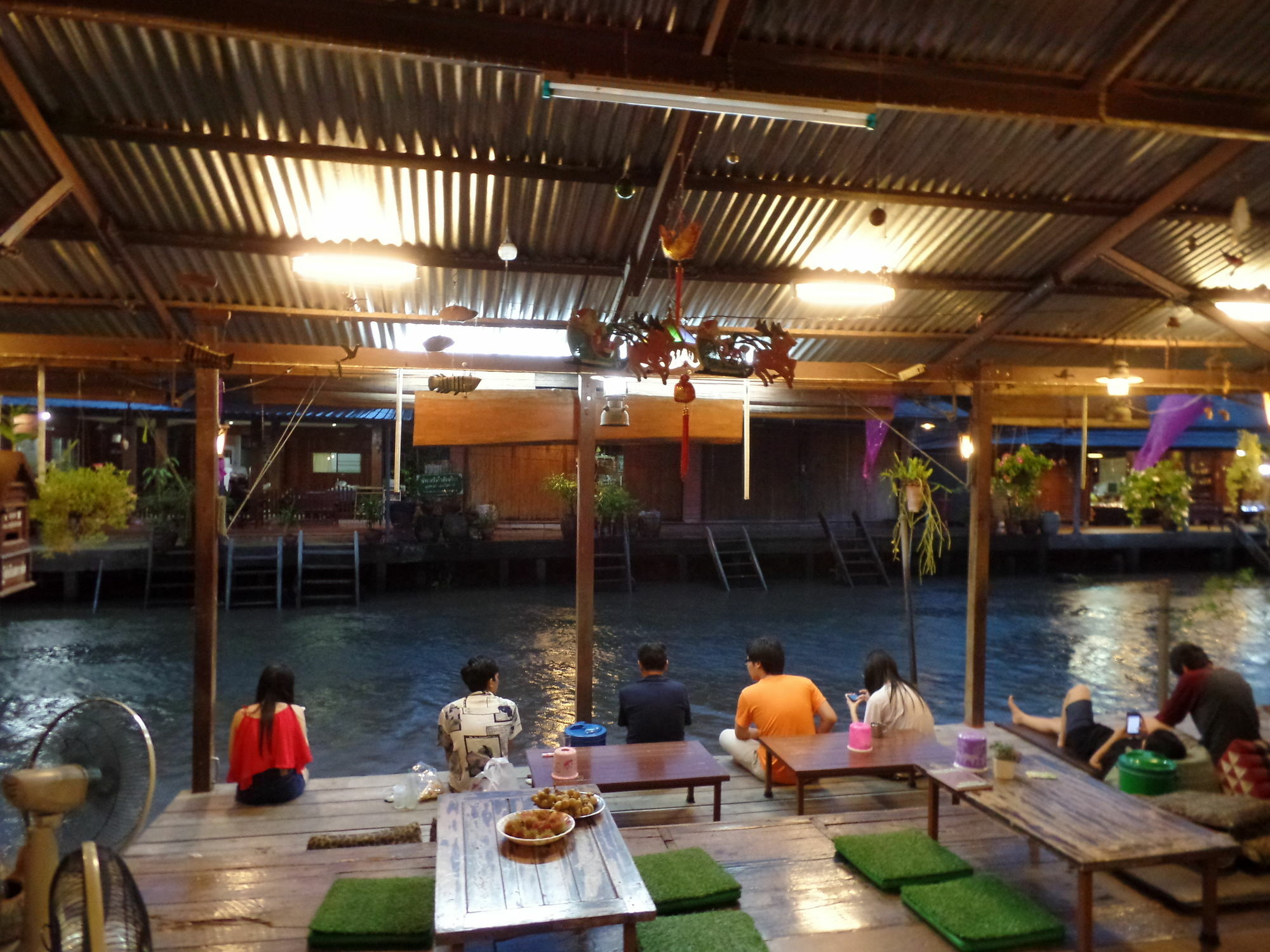 Ban Mae Arom Apartamento Amphawa Exterior foto
